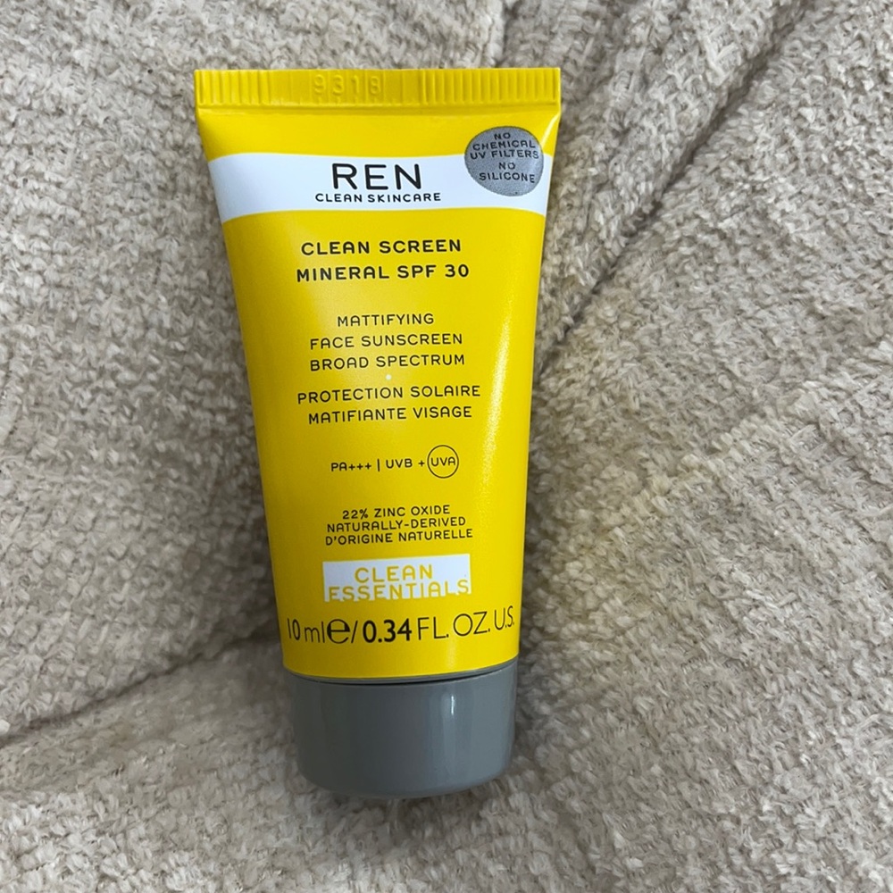 REN Clean Skincare Clean Screen Face Sunscreen - Picture 8 of 8